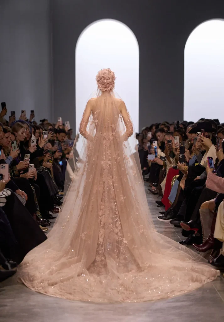 robe de mariée en écrue Elie Saab tendances